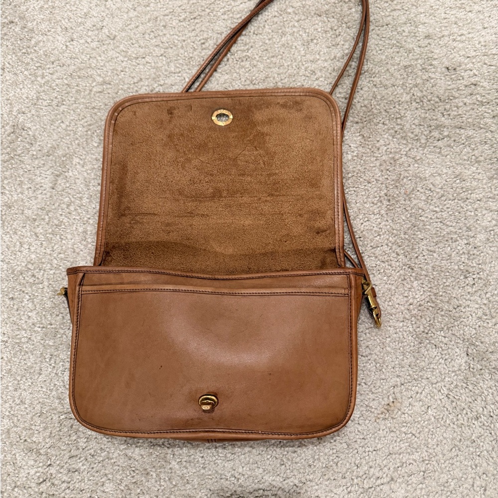 Vintage Coach Tan Leather Crossbody Bag - Picture 4 of 5